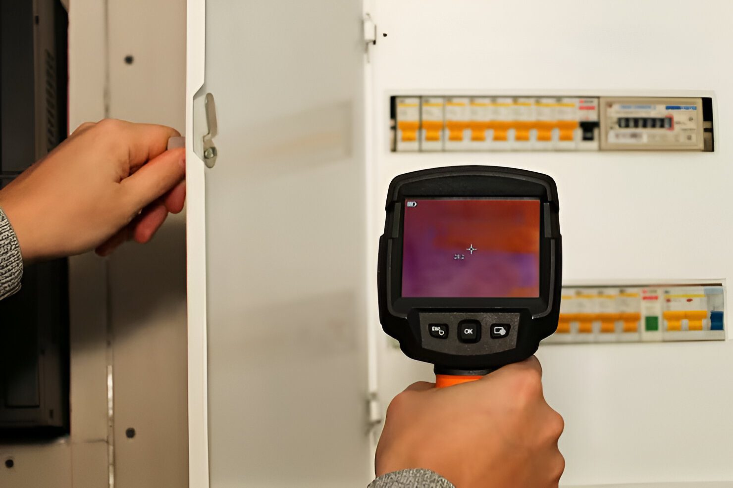 Thermal image showing electrical overheating